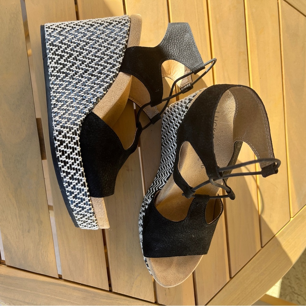 Lucky Brand Size 6.5 Yejida 3 Wedge Sandal Espadrille Wedge Heels BLACK Suede - Picture 5 of 5